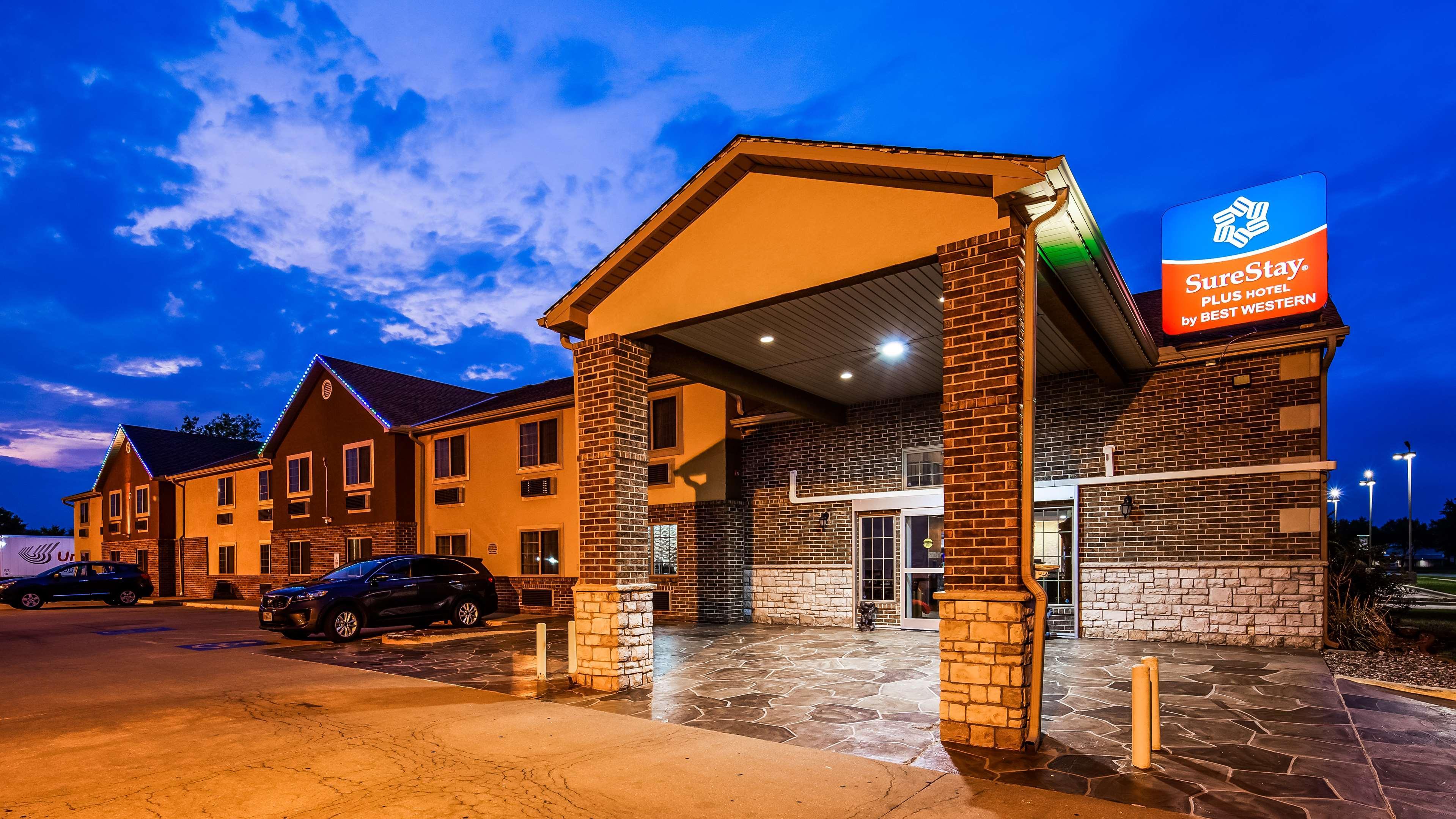 Surestay Plus Hotel By Best Western Kearney Bagian luar foto