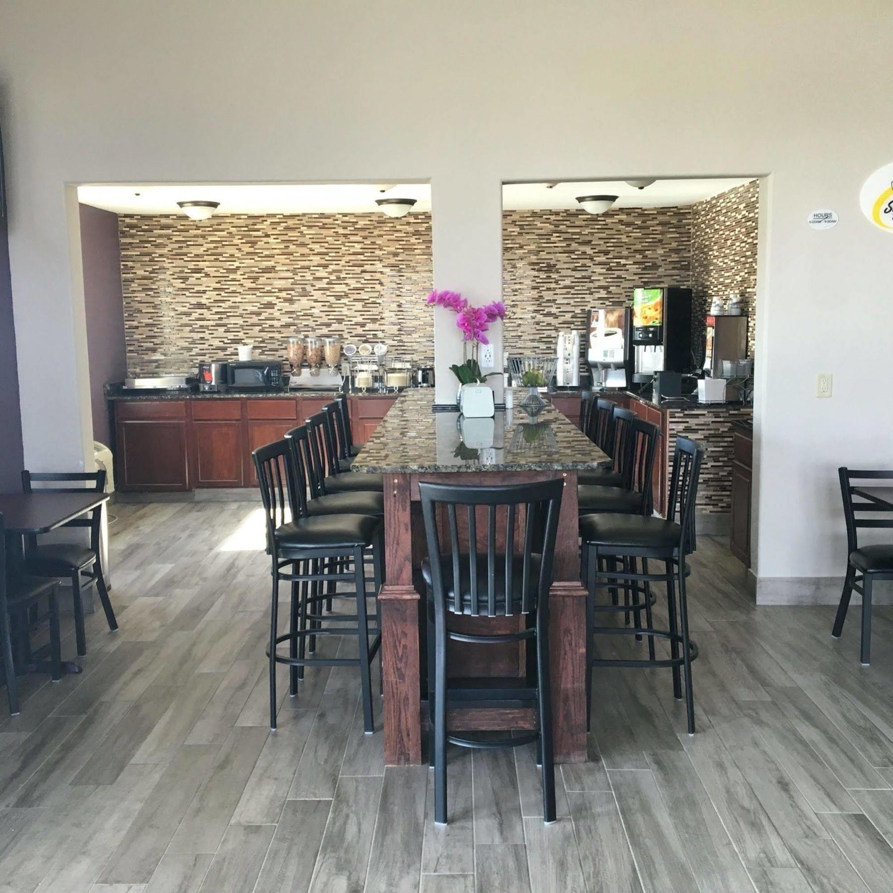 Surestay Plus Hotel By Best Western Kearney Bagian luar foto